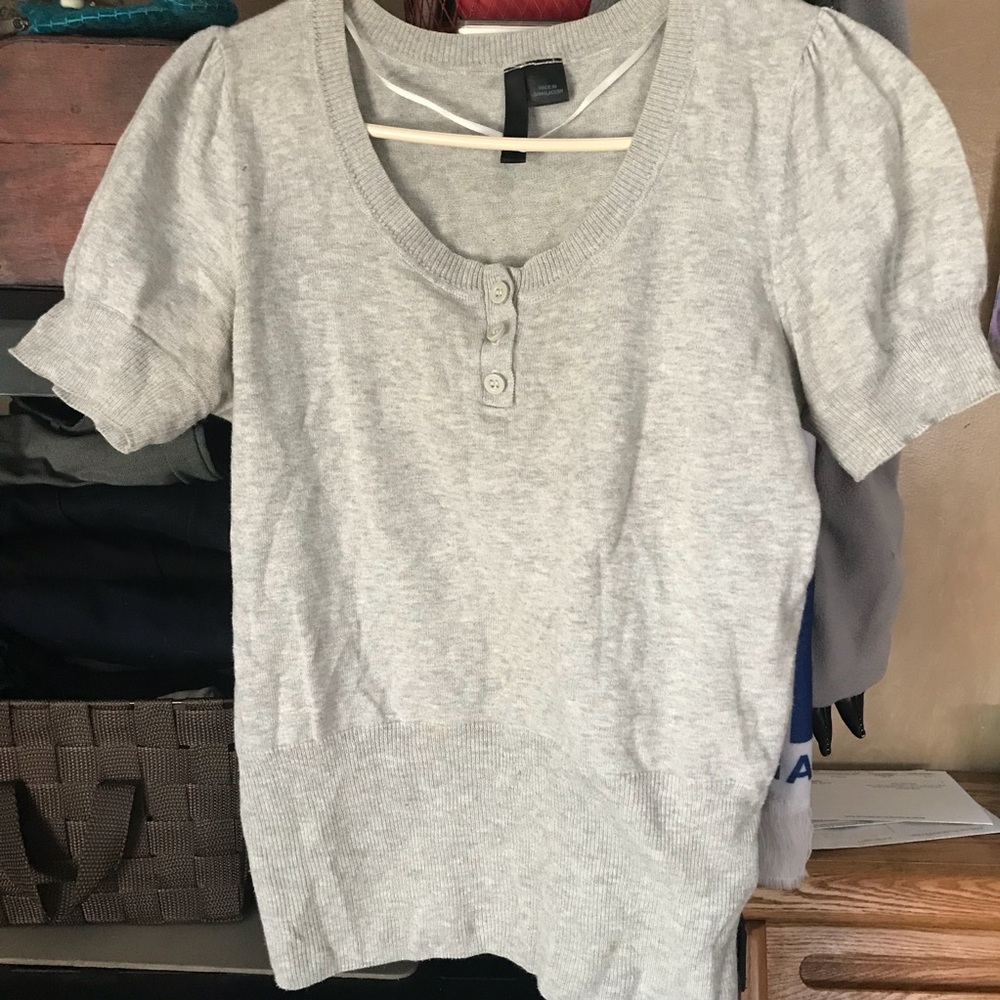 Cute grey cropped sweater